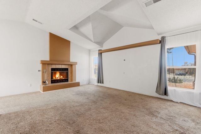 9327 Jill Patricia Street NW, Albuquerque, NM 87114