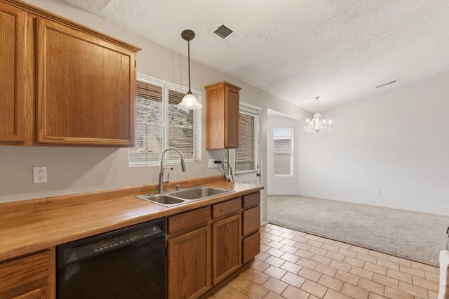 9327 Jill Patricia Street NW, Albuquerque, NM 87114