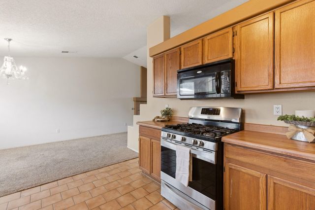 9327 Jill Patricia Street NW, Albuquerque, NM 87114