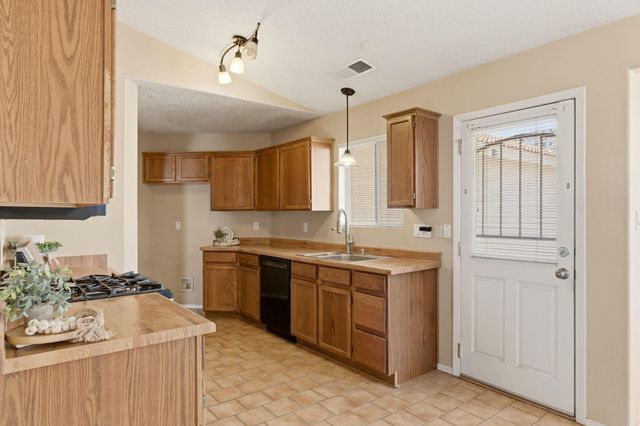 9327 Jill Patricia Street NW, Albuquerque, NM 87114