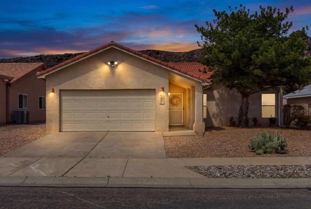 9327 Jill Patricia Street NW, Albuquerque, NM 87114
