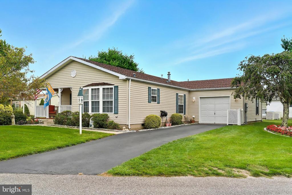 75 PERRY LANE, Manahawkin, NJ 08050