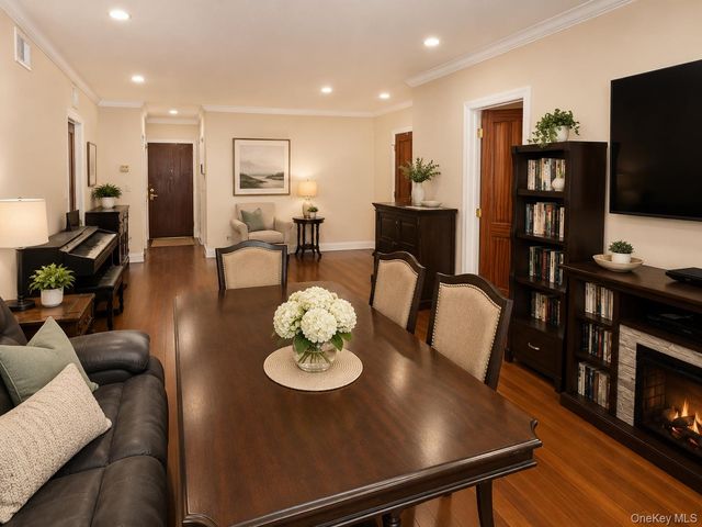 171 Great Neck Road 2G, Great Neck, NY 11021