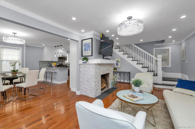 246 Wellington Road, Mineola, NY 11501