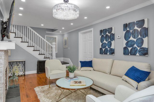 246 Wellington Road, Mineola, NY 11501