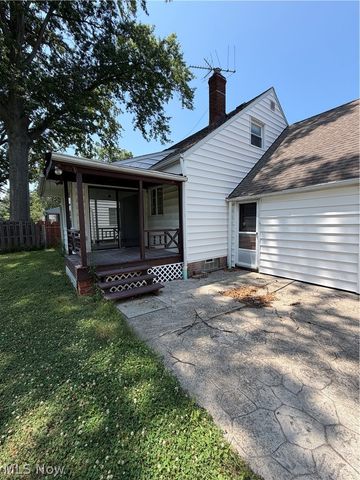 27570 Fullerwood Drive, Euclid, OH 44132