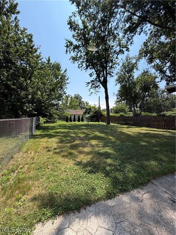 27570 Fullerwood Drive, Euclid, OH 44132