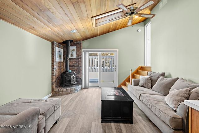 105 Park Avenue, Shrewsbury Boro, NJ 07702