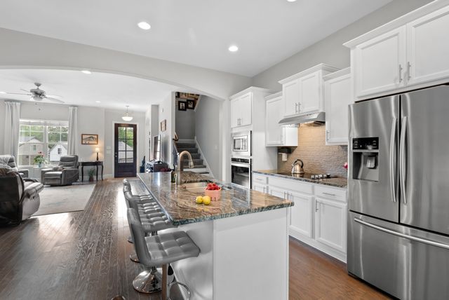 2195 Savage Creek Dr, Springfield, TN 37172