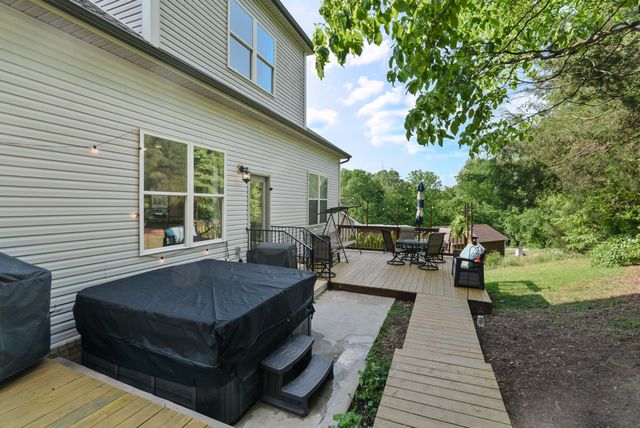 2195 Savage Creek Dr, Springfield, TN 37172