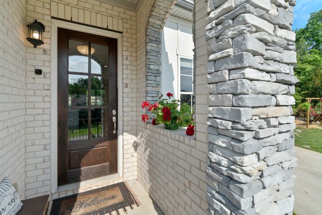 2195 Savage Creek Dr, Springfield, TN 37172