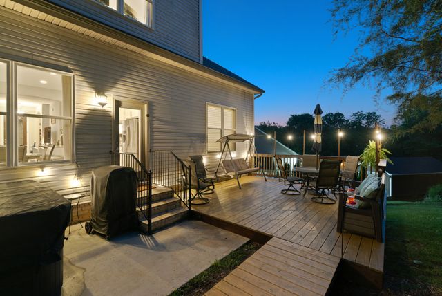 2195 Savage Creek Dr, Springfield, TN 37172