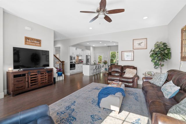 2195 Savage Creek Dr, Springfield, TN 37172