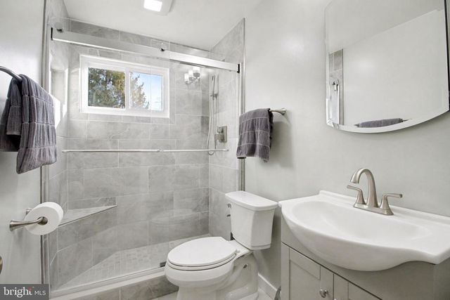 36 CRESCENT DR, New Cumberland, PA 17070