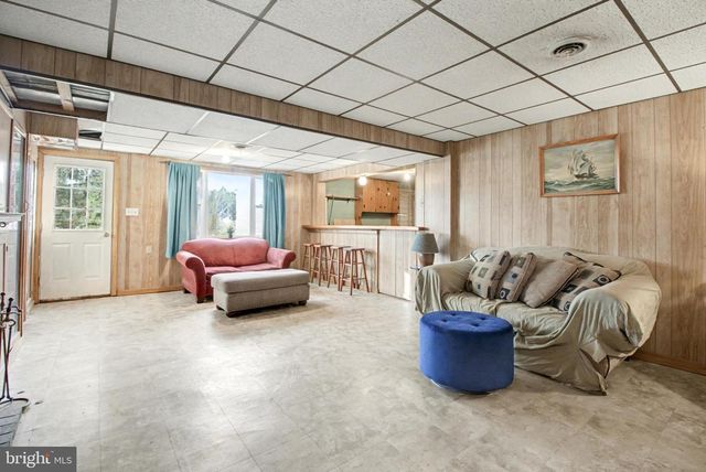 36 CRESCENT DR, New Cumberland, PA 17070