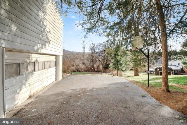 36 CRESCENT DR, New Cumberland, PA 17070