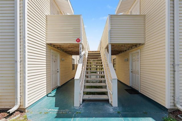 129 CAMPHOR CIRCLE F, Oldsmar, FL 34677