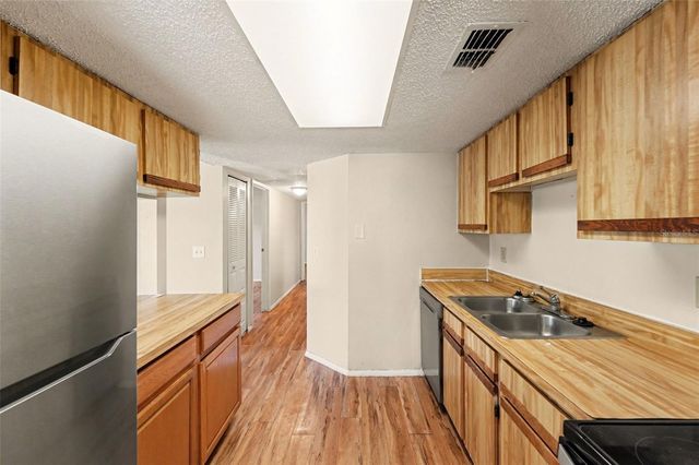 129 CAMPHOR CIRCLE F, Oldsmar, FL 34677