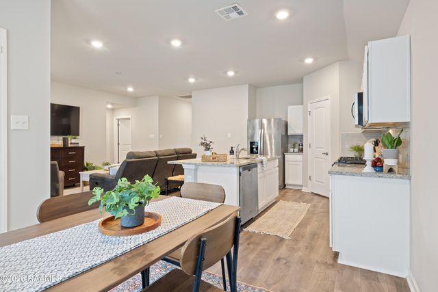 101 Batesburg Way, Youngsville, LA 70592