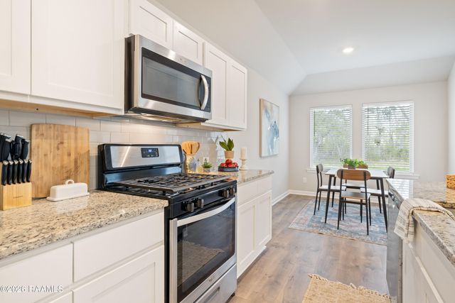 101 Batesburg Way, Youngsville, LA 70592