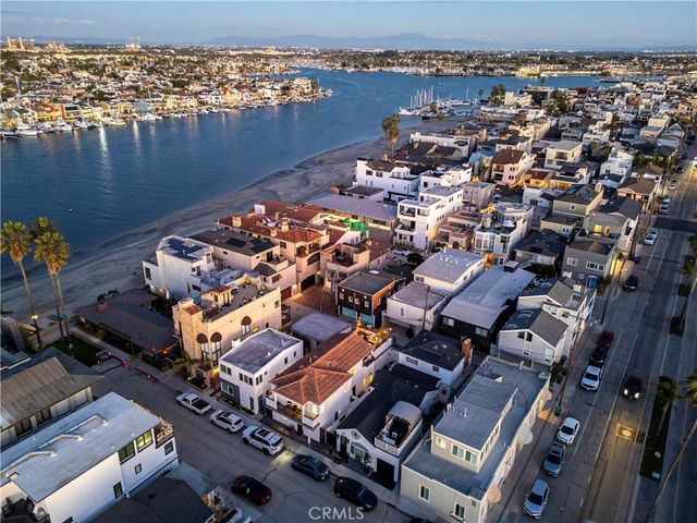 32 56th Place, Long Beach, CA 90803
