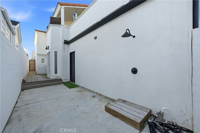 32 56th Place, Long Beach, CA 90803