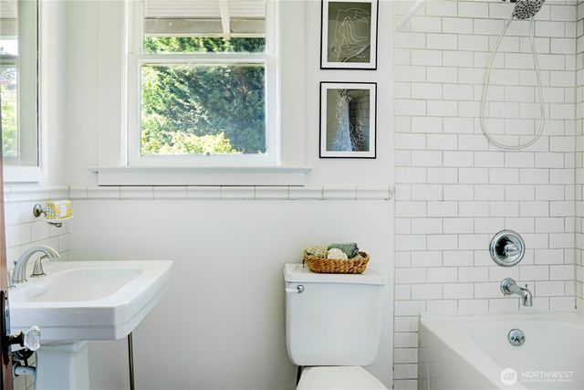 3307 E Pike Street, Seattle, WA 98122