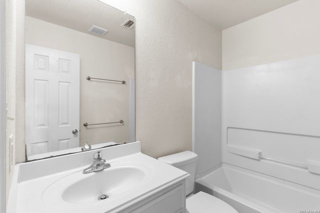 5727 HICKORY CYN, San Antonio, TX 78252