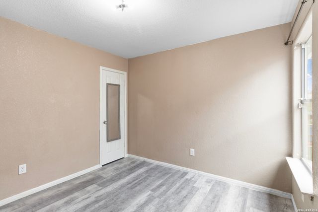 5727 HICKORY CYN, San Antonio, TX 78252