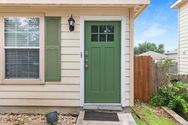 5727 HICKORY CYN, San Antonio, TX 78252