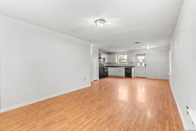 5727 HICKORY CYN, San Antonio, TX 78252
