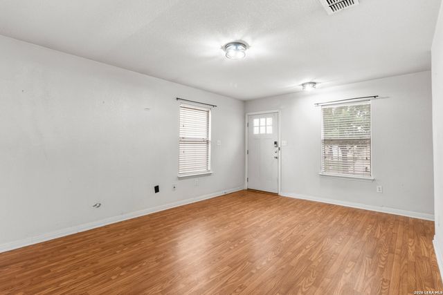 5727 HICKORY CYN, San Antonio, TX 78252