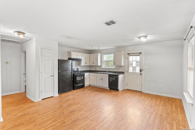 5727 HICKORY CYN, San Antonio, TX 78252