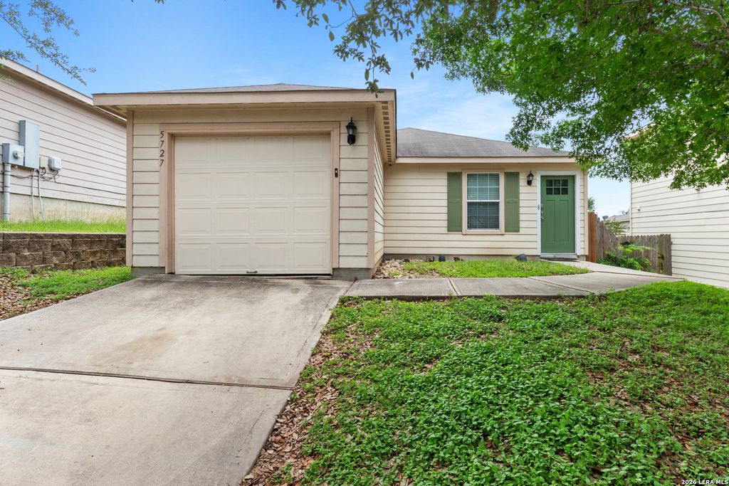 5727 HICKORY CYN, San Antonio, TX 78252