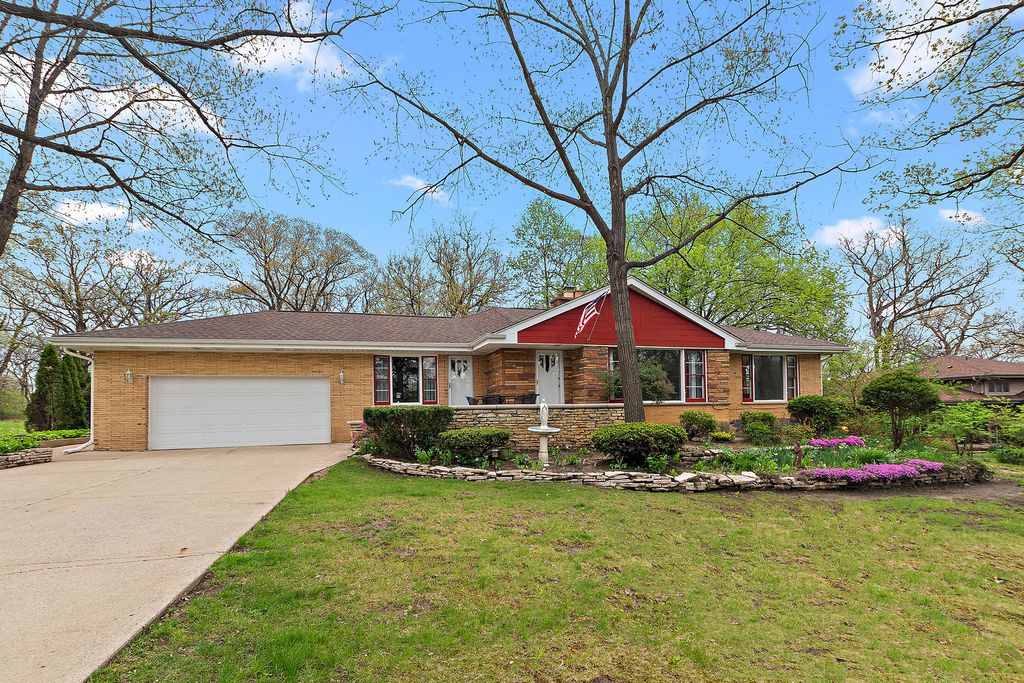 12513 S 90th Avenue, Palos Park, IL 60464