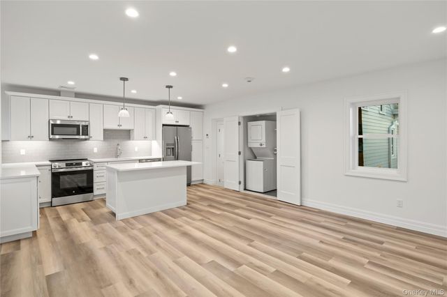 71 W Main Street 2A, Oyster Bay, NY 11771