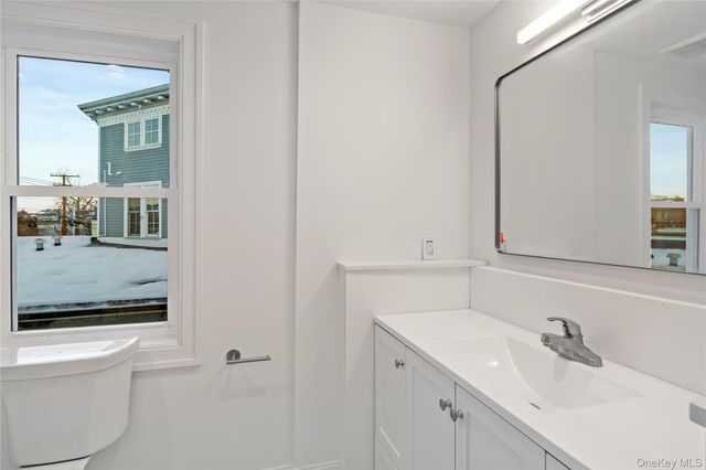 71 W Main Street 2A, Oyster Bay, NY 11771