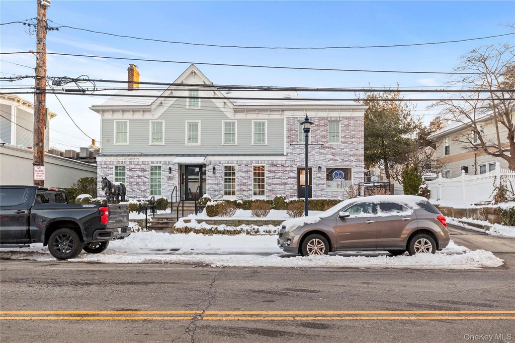 71 W Main Street 2A, Oyster Bay, NY 11771