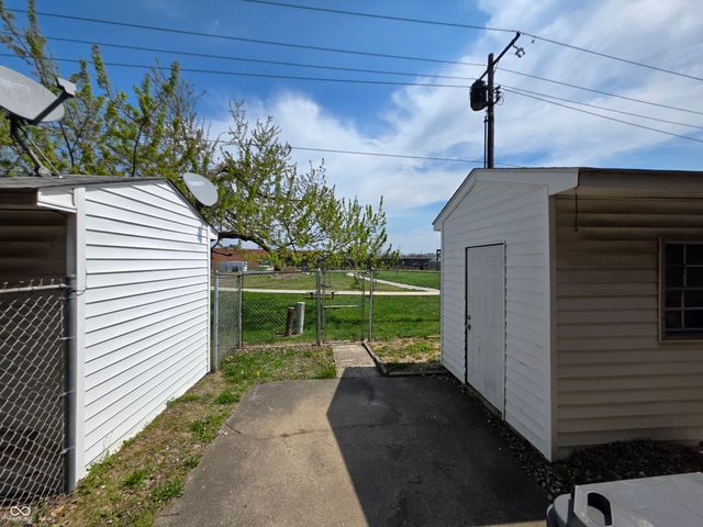 3829 Biscayne Road, Indianapolis, IN 46226