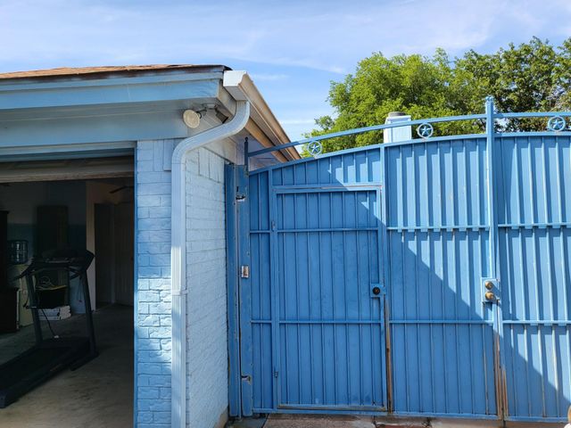 3320 Green Ridge Street, Fort Worth, TX 76133