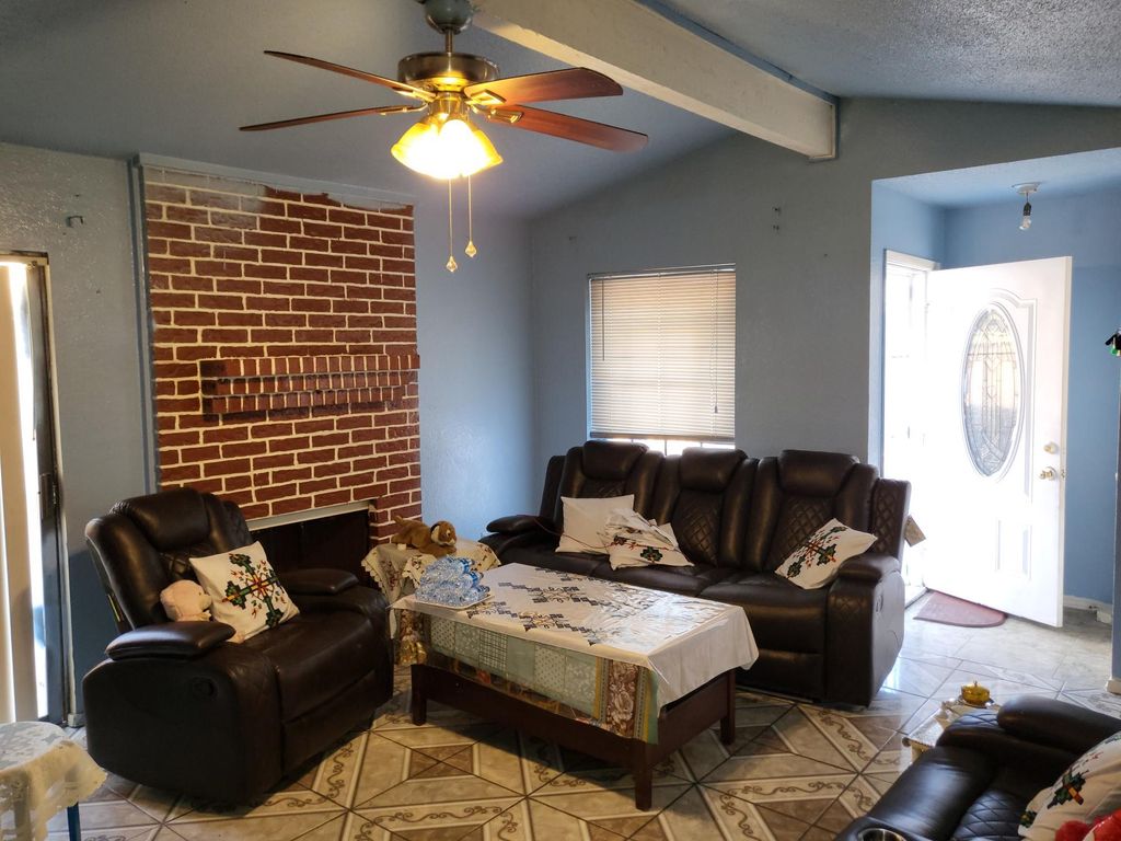 3320 Green Ridge Street, Fort Worth, TX 76133