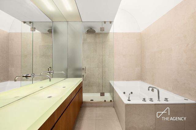 1 Bond St Apt 2D, New York City, NY 10012