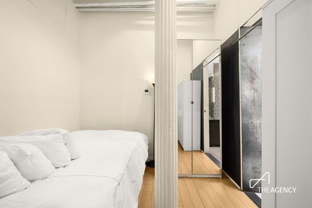 1 Bond St Apt 2D, New York City, NY 10012