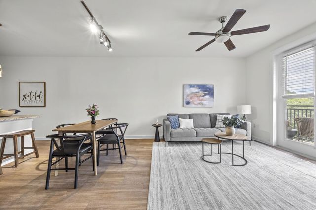 1900 Barton Springs RD 3016, Austin, TX 78704