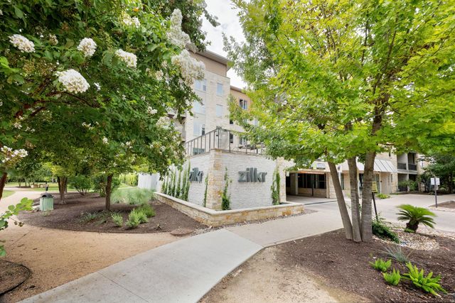 1900 Barton Springs RD 3016, Austin, TX 78704