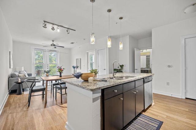 1900 Barton Springs RD 3016, Austin, TX 78704