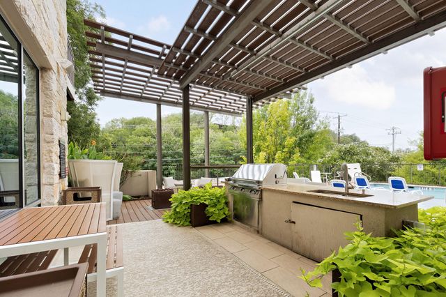 1900 Barton Springs RD 3016, Austin, TX 78704