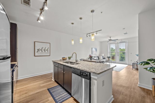 1900 Barton Springs RD 3016, Austin, TX 78704