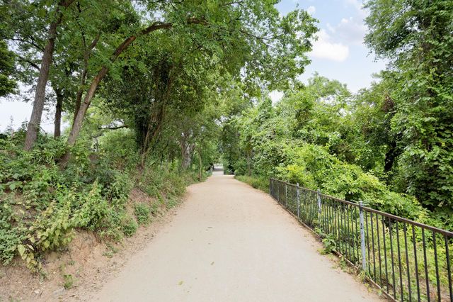 1900 Barton Springs RD 3016, Austin, TX 78704
