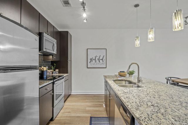 1900 Barton Springs RD 3016, Austin, TX 78704